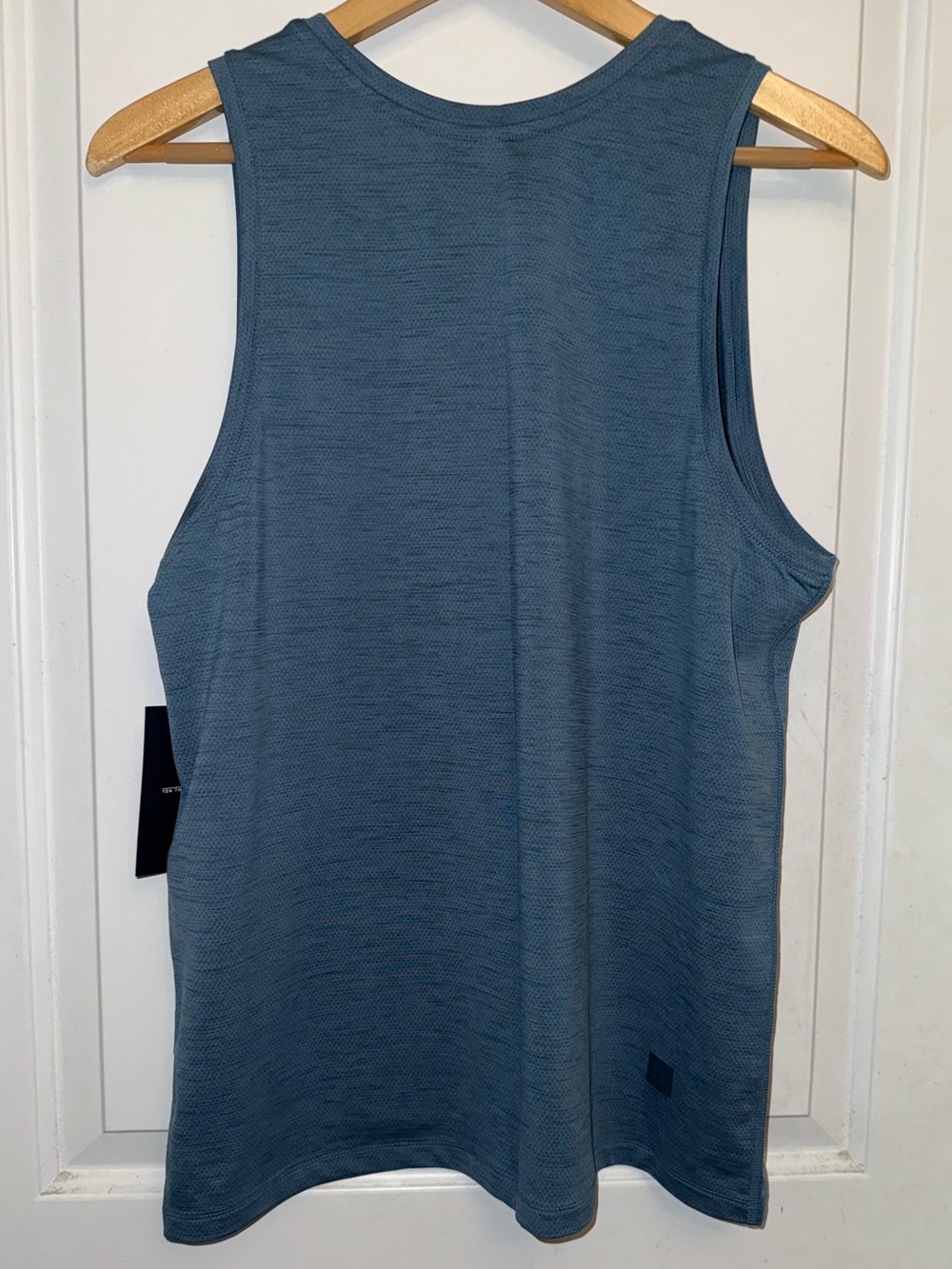 🏋️Ten Thousand NWT Interval High Performance Tank in "Bluefin" - Picture 4 of 12